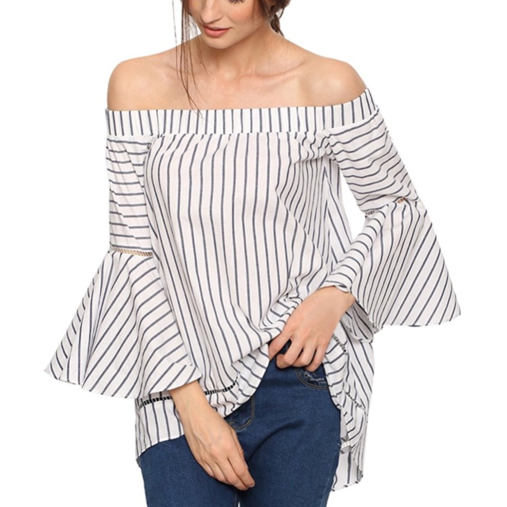 Women’s off the shoulder bell sleeve blouse L